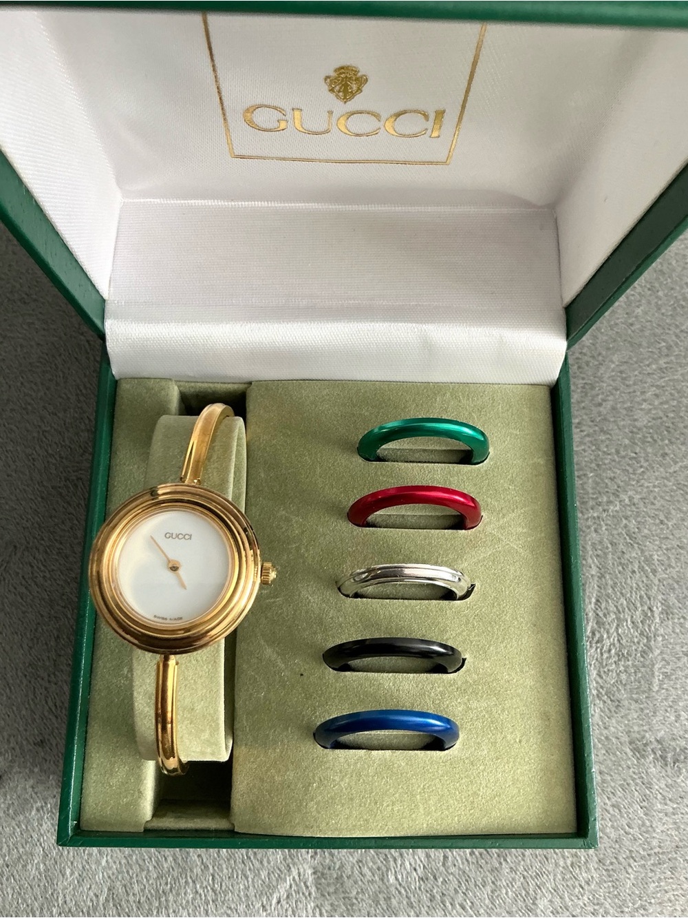 Dressy Gucci Gold Bangle Watch set 💖💖💖